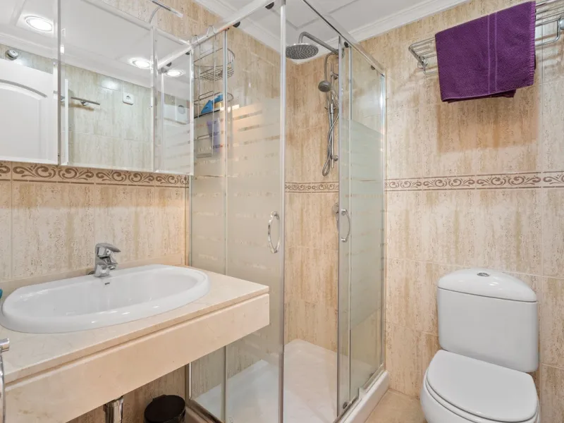 Apartment - Middle Floor Apartment в продаже в Manilva, Málaga. В доме 2 спален и 2 ванных комнат. Площадь дома 100 м²