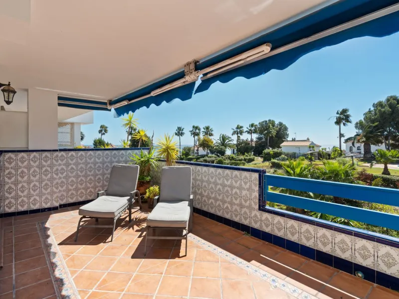 Apartment - Middle Floor Apartment в продаже в Manilva, Málaga. В доме 2 спален и 2 ванных комнат. Площадь дома 100 м²