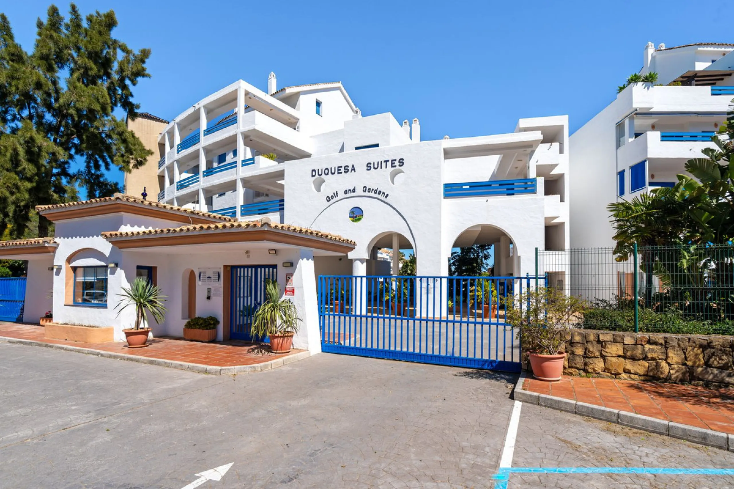 Apartment - Middle Floor Apartment в продаже в Manilva, Málaga. В доме 2 спален и 2 ванных комнат. Площадь дома 100 м²