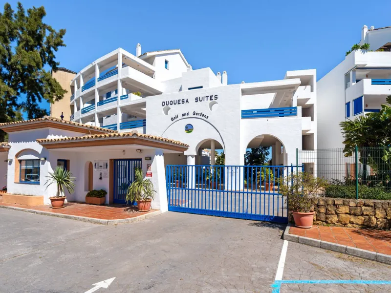 Apartment - Middle Floor Apartment в продаже в Manilva, Málaga. В доме 2 спален и 2 ванных комнат. Площадь дома 100 м²