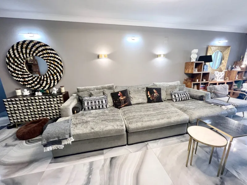 Spacious ground floor apartment beachfront promenade San Pedro de Alcantara. Costa del Sol