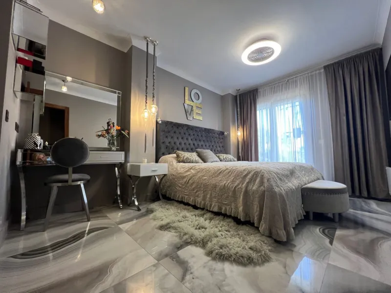 Spacious ground floor apartment beachfront promenade San Pedro de Alcantara. Costa del Sol