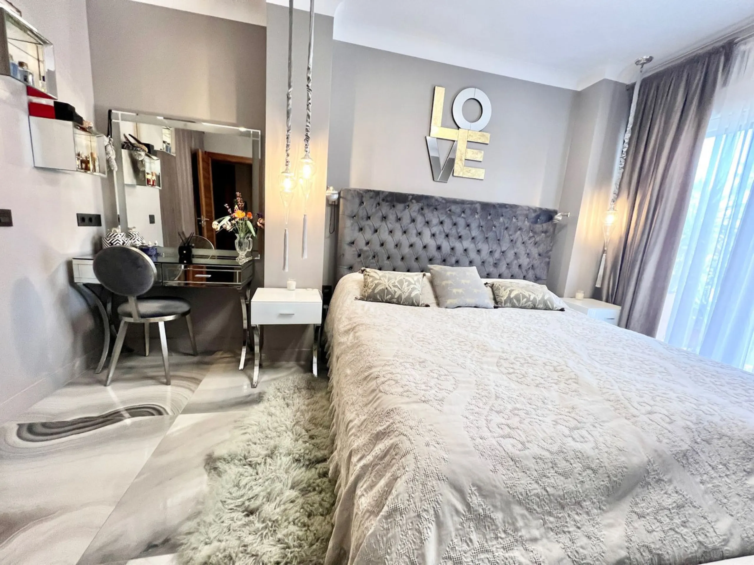 Spacious ground floor apartment beachfront promenade San Pedro de Alcantara. Costa del Sol