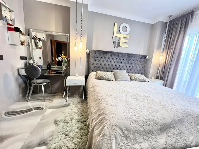 Spacious ground floor apartment beachfront promenade San Pedro de Alcantara. Costa del Sol