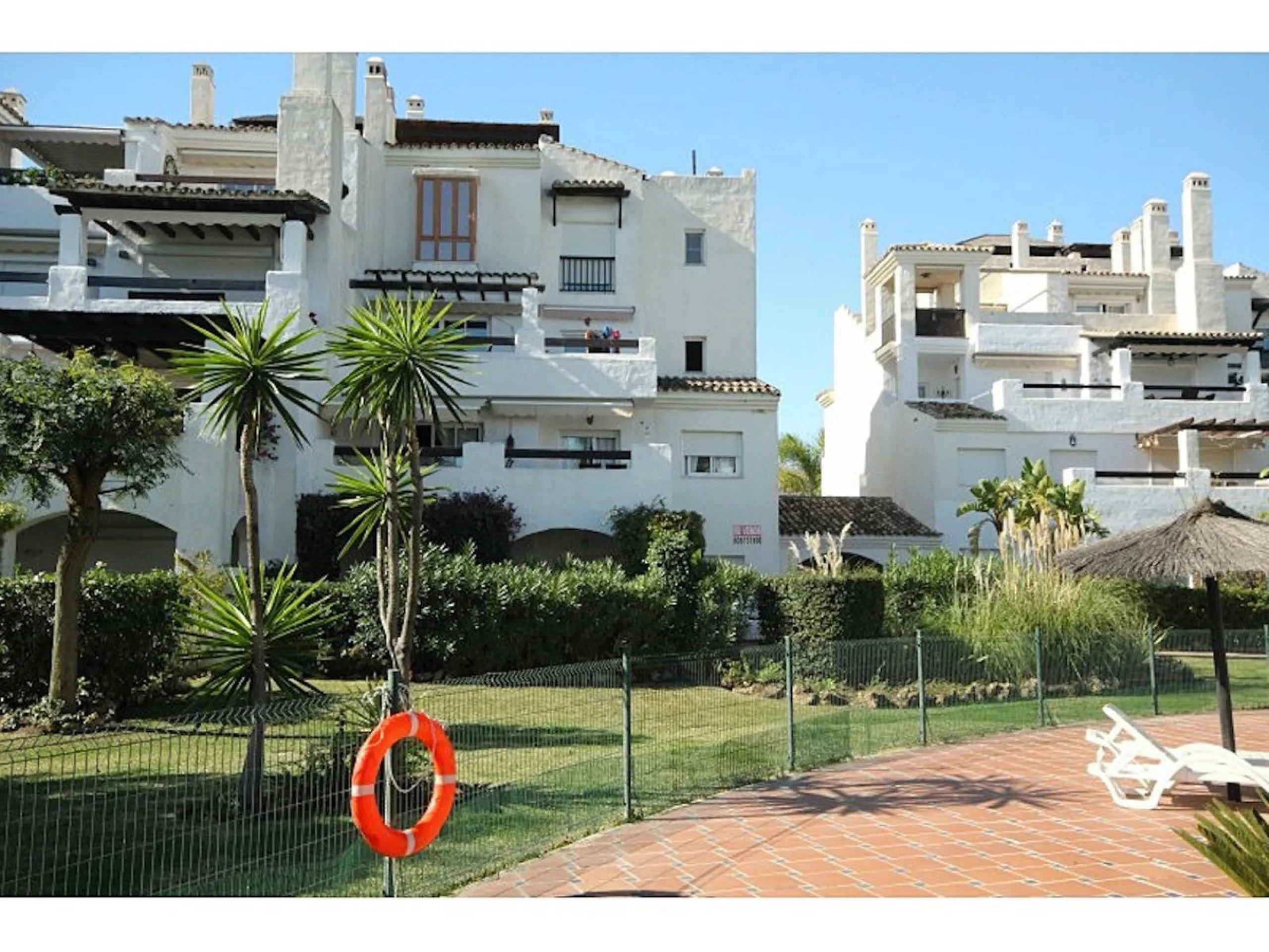 Spacious ground floor apartment beachfront promenade San Pedro de Alcantara. Costa del Sol