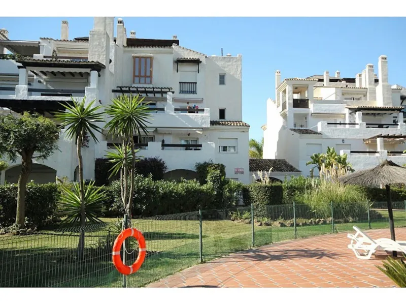 Spacious ground floor apartment beachfront promenade San Pedro de Alcantara. Costa del Sol