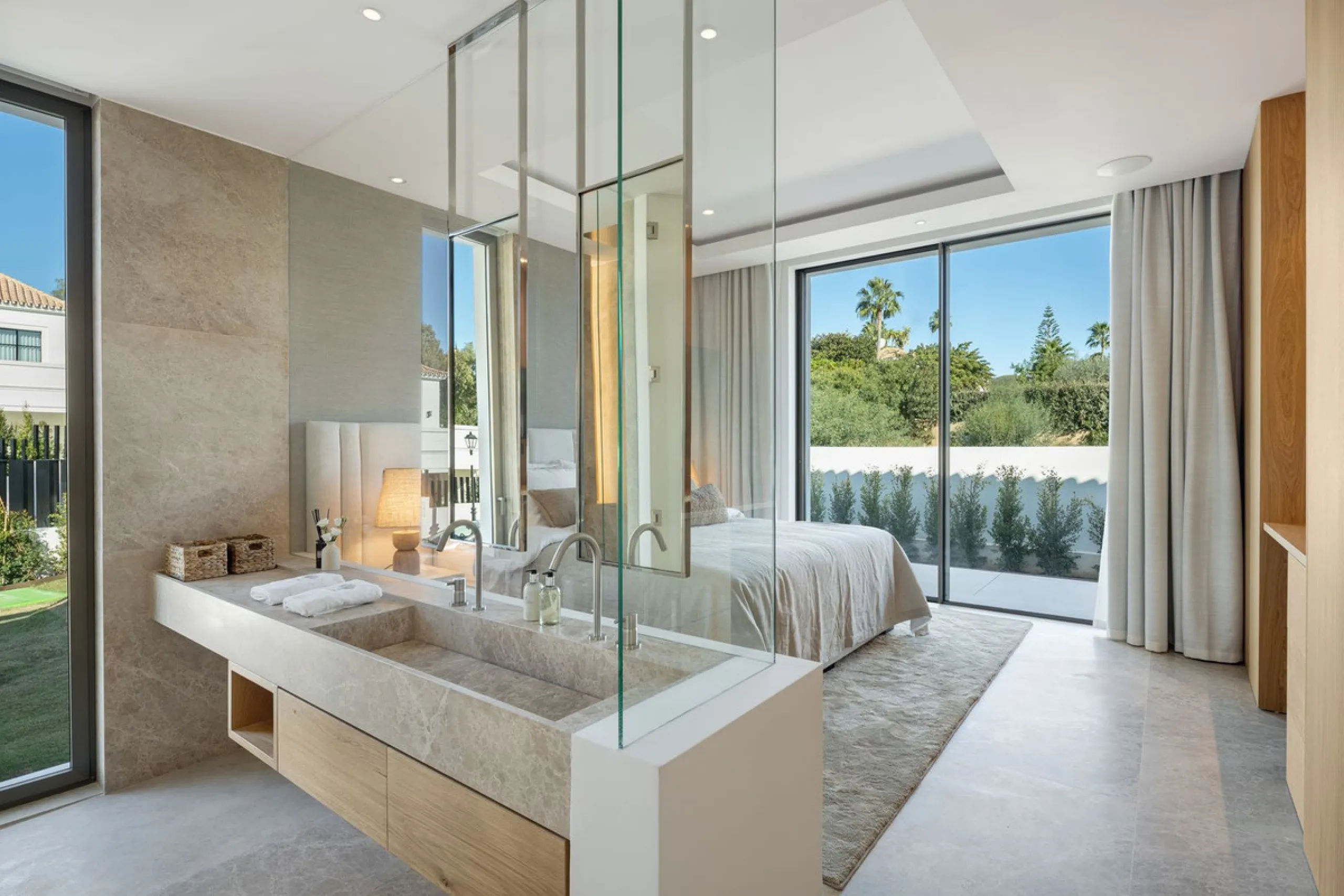 Villa in erster Golflinie mit Meerblick in Nueva Andalucía, Marbella
