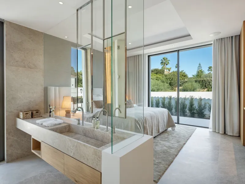 Villa in erster Golflinie mit Meerblick in Nueva Andalucía, Marbella