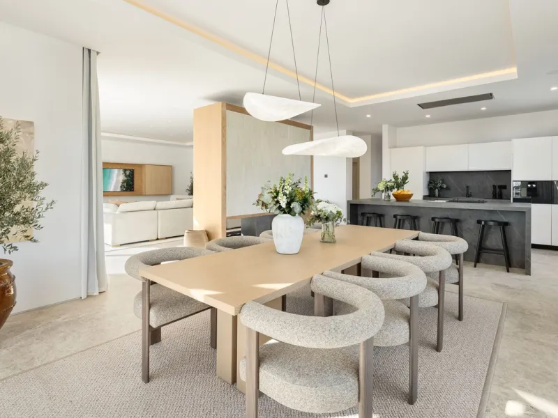 Villa in erster Golflinie mit Meerblick in Nueva Andalucía, Marbella