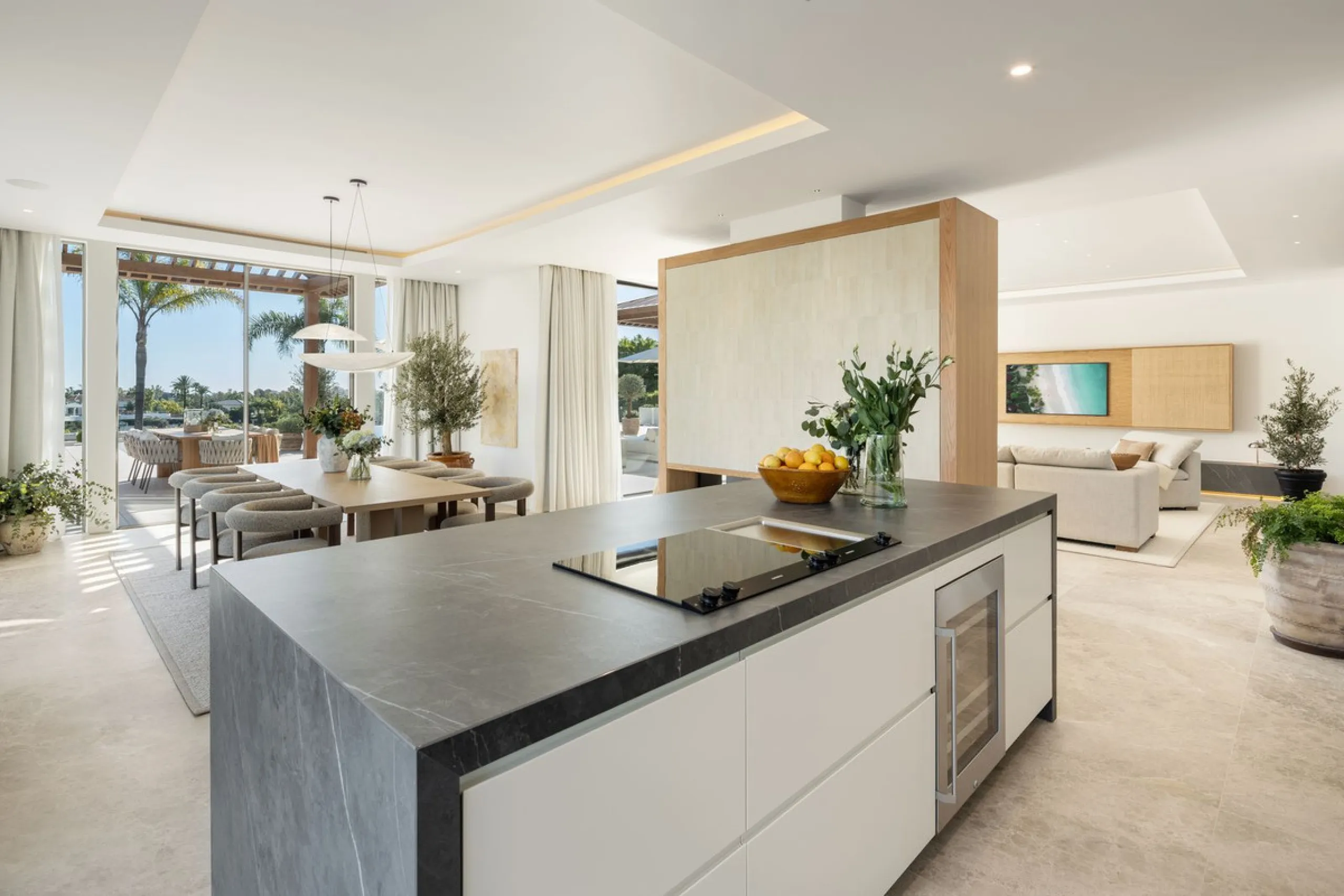 Villa in erster Golflinie mit Meerblick in Nueva Andalucía, Marbella