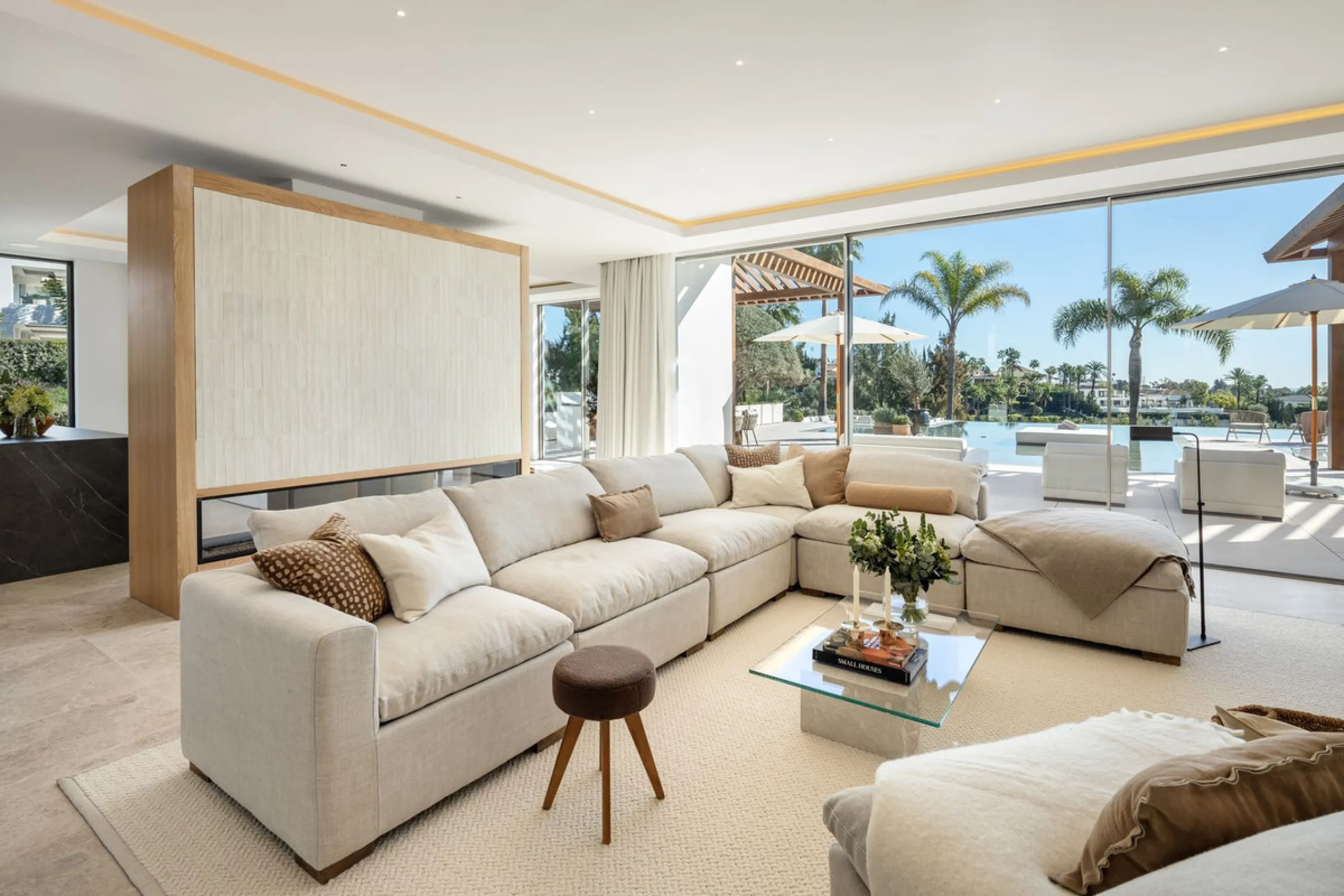 Villa in erster Golflinie mit Meerblick in Nueva Andalucía, Marbella