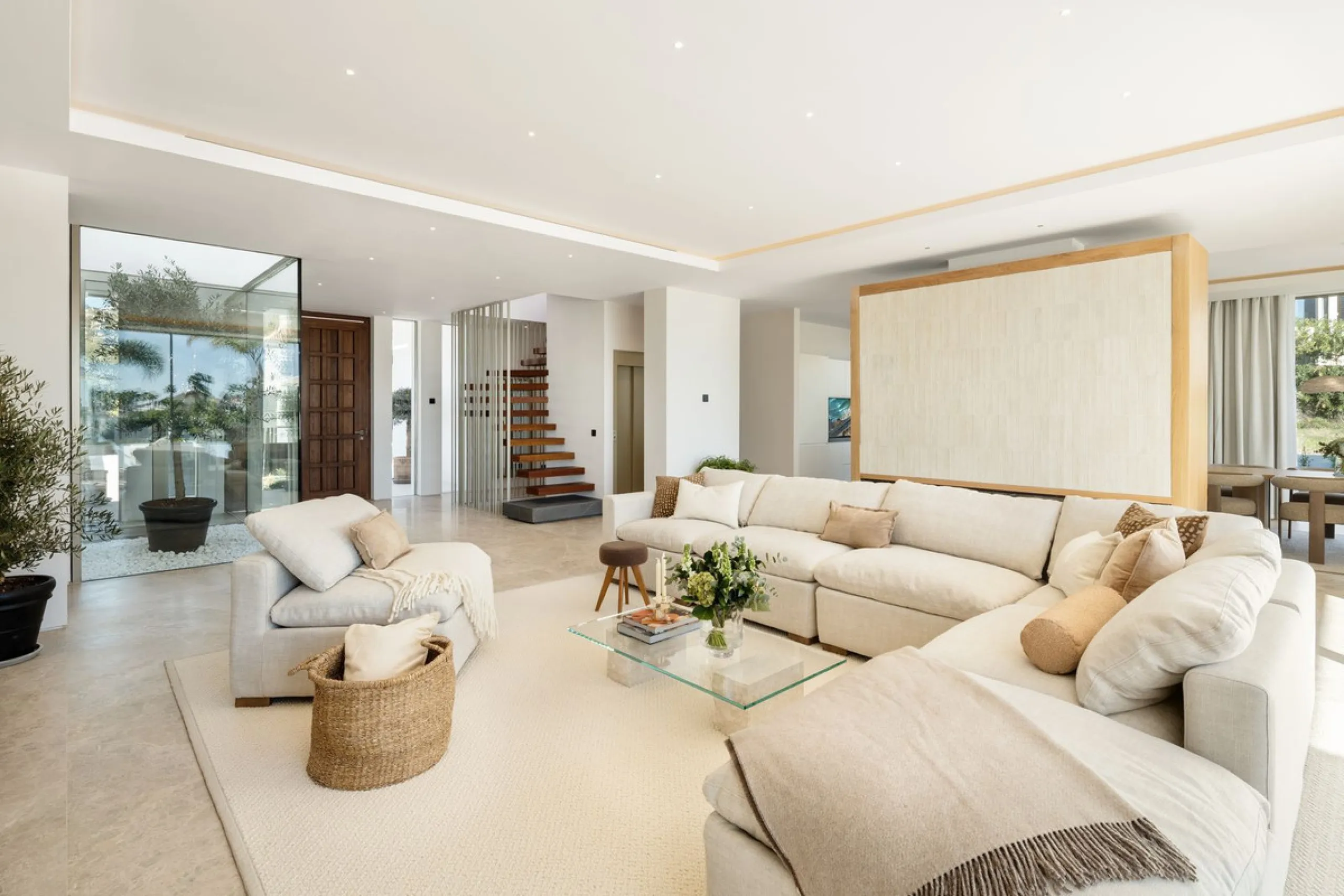 Villa in erster Golflinie mit Meerblick in Nueva Andalucía, Marbella