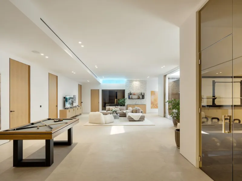 Villa in erster Golflinie mit Meerblick in Nueva Andalucía, Marbella