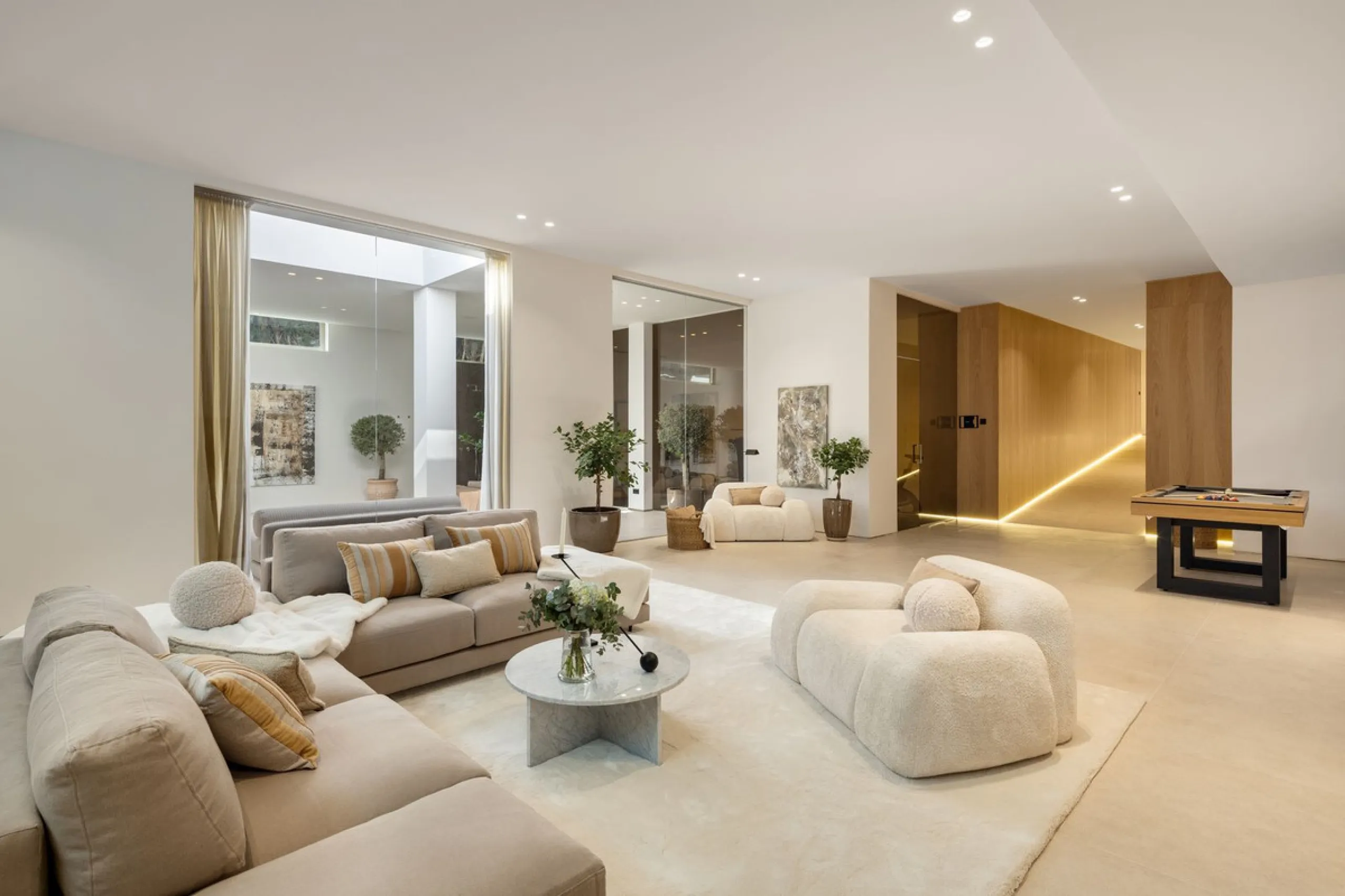 Villa in erster Golflinie mit Meerblick in Nueva Andalucía, Marbella
