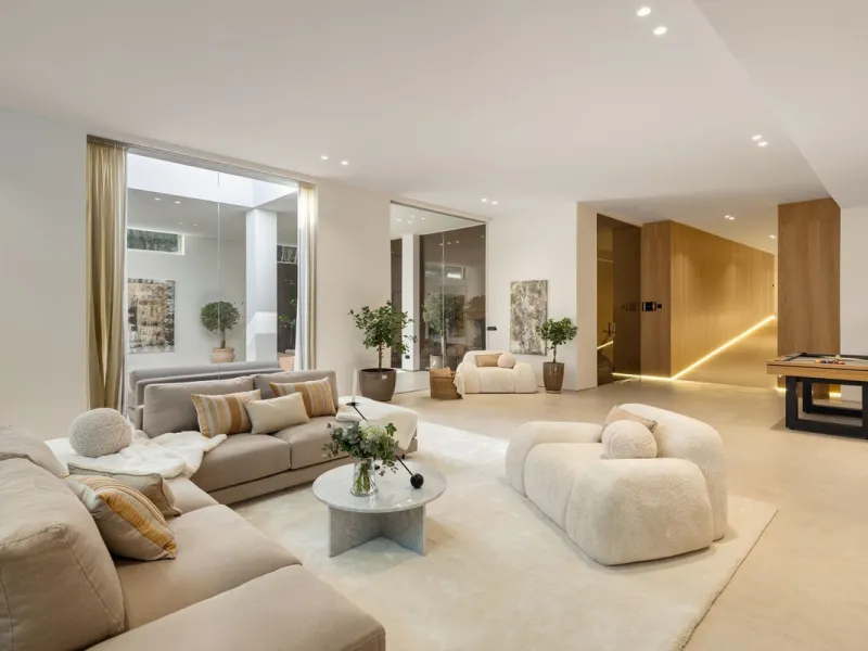 Villa in erster Golflinie mit Meerblick in Nueva Andalucía, Marbella