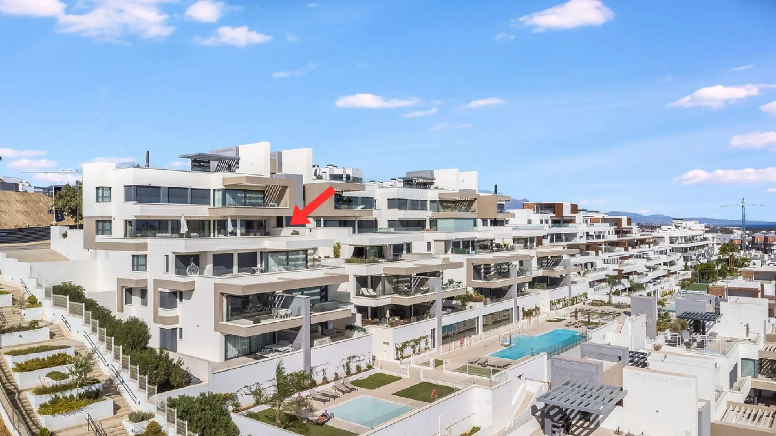 Exclusive Top-Floor Corner Apartment with Panoramic Sea Views – Las Mesas, Estepona