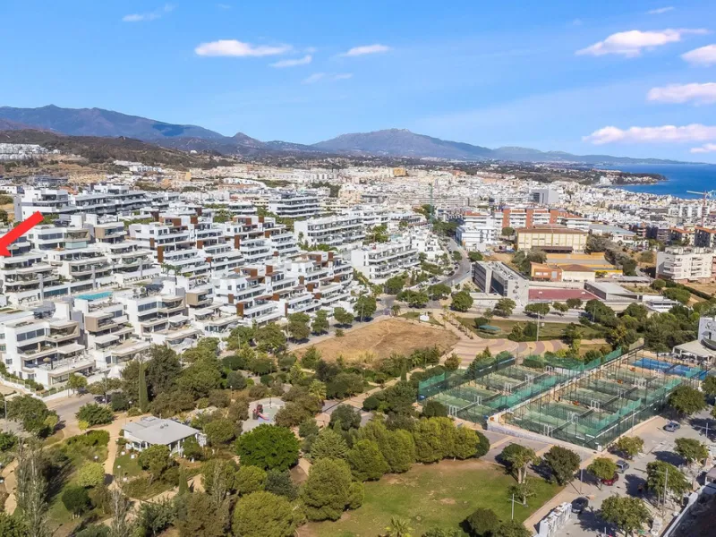 Exclusive Top-Floor Corner Apartment with Panoramic Sea Views – Las Mesas, Estepona