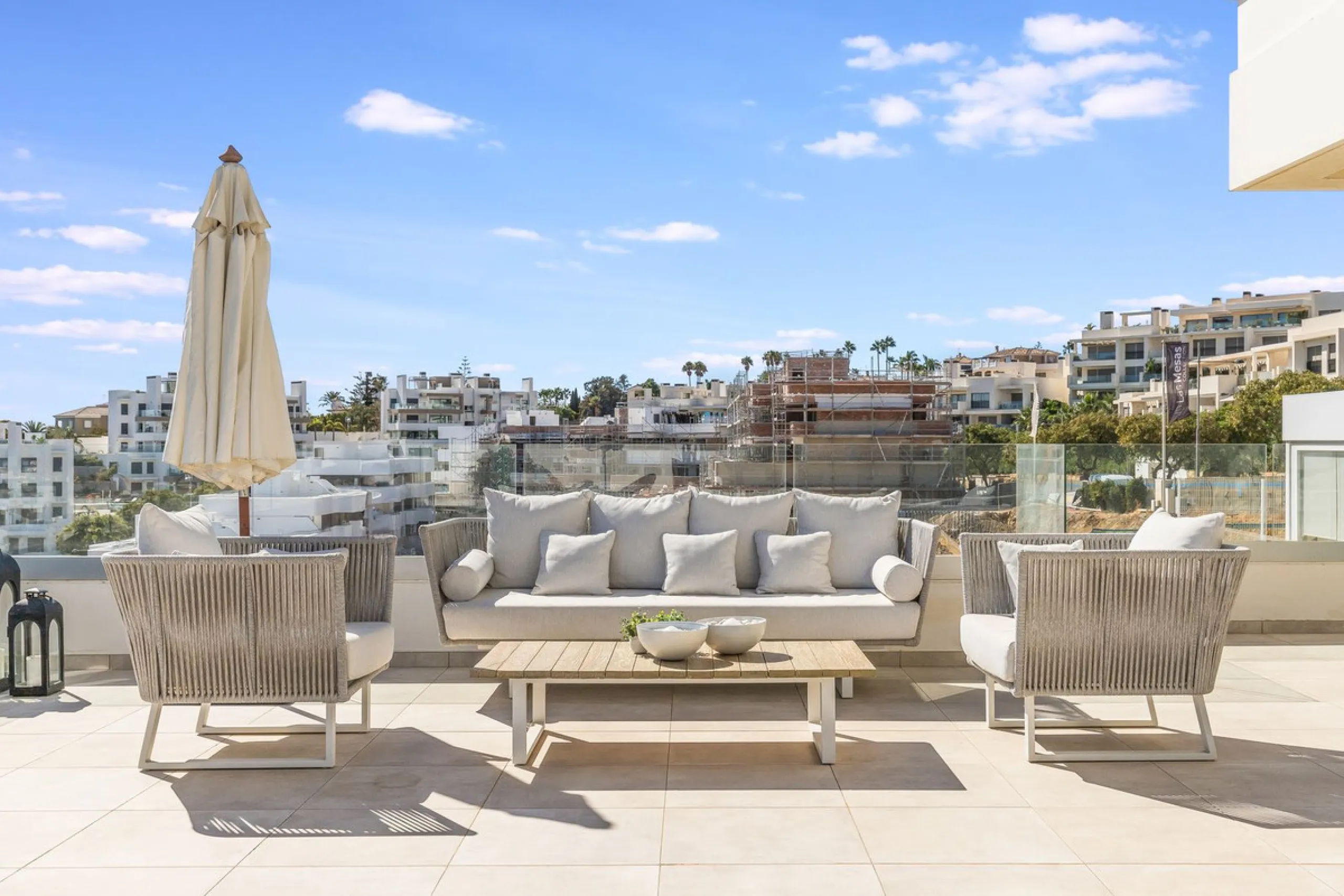 Exclusive Top-Floor Corner Apartment with Panoramic Sea Views – Las Mesas, Estepona