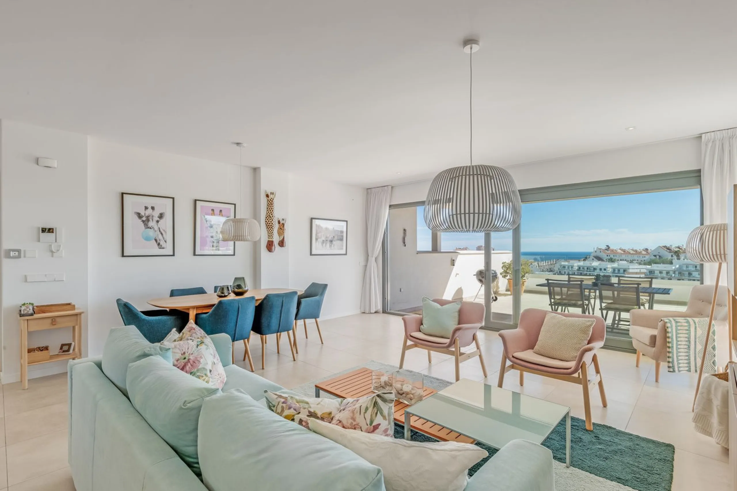 Exclusive Top-Floor Corner Apartment with Panoramic Sea Views – Las Mesas, Estepona