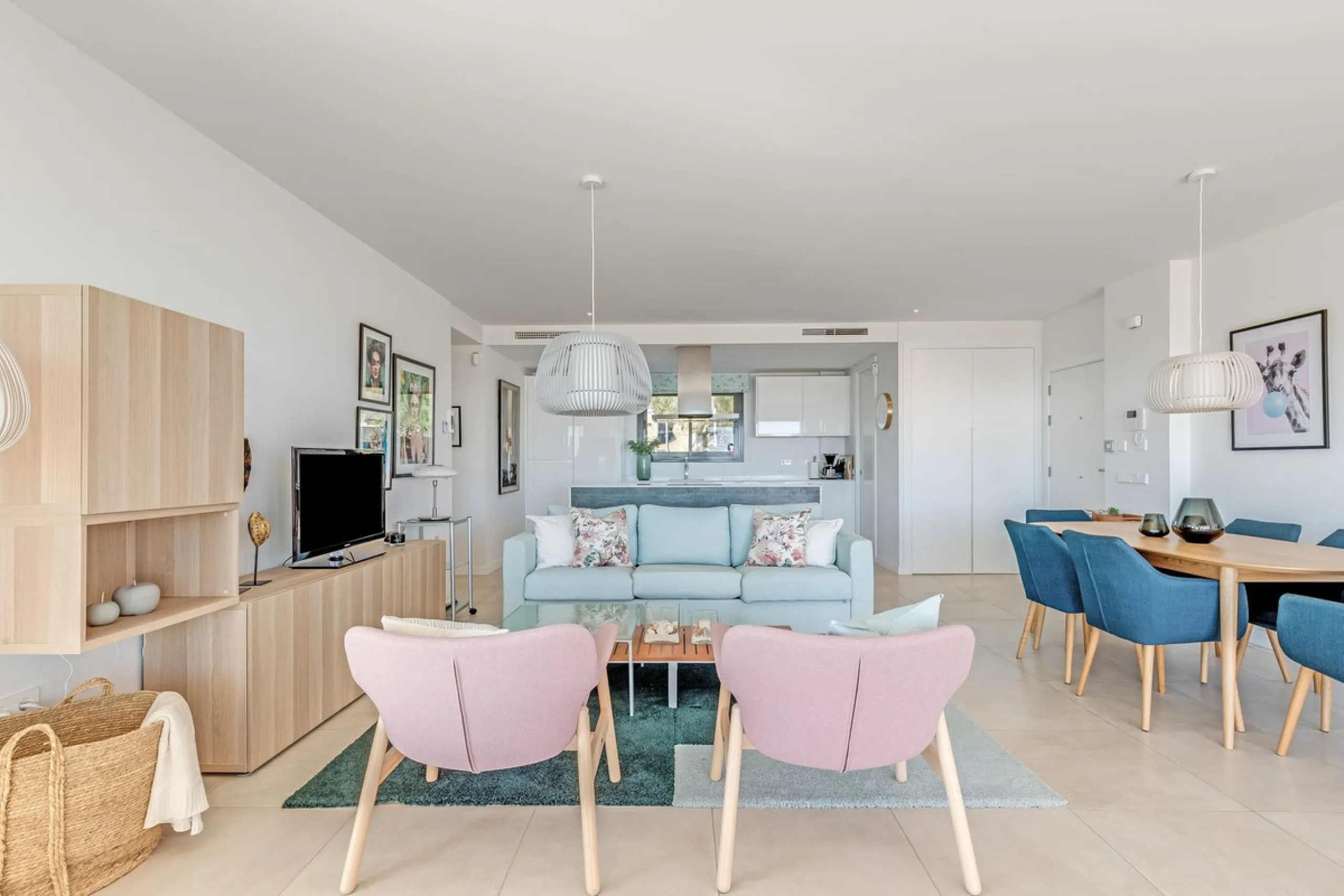 Exclusive Top-Floor Corner Apartment with Panoramic Sea Views – Las Mesas, Estepona
