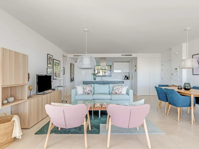 Exclusive Top-Floor Corner Apartment with Panoramic Sea Views – Las Mesas, Estepona