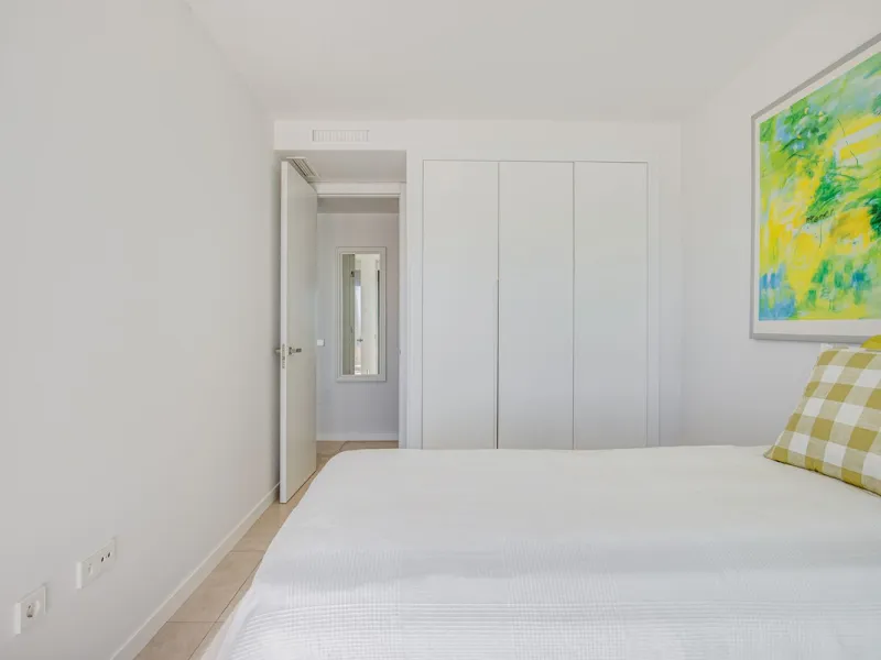 Exclusive Top-Floor Corner Apartment with Panoramic Sea Views – Las Mesas, Estepona