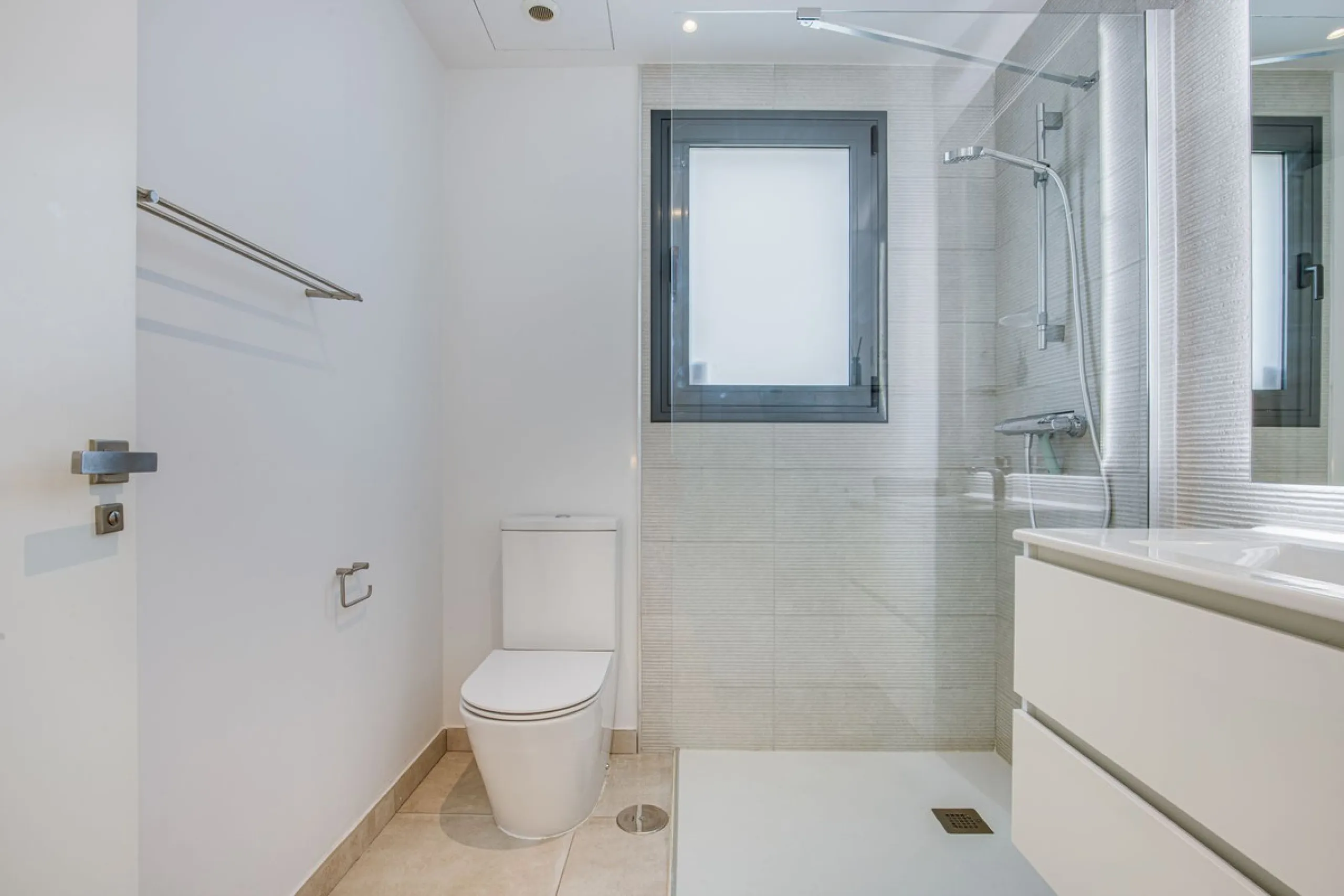 Exclusive Top-Floor Corner Apartment with Panoramic Sea Views – Las Mesas, Estepona