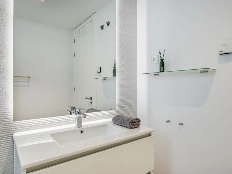 Exclusive Top-Floor Corner Apartment with Panoramic Sea Views – Las Mesas, Estepona