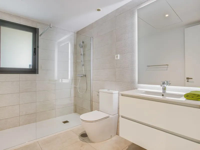 Exclusive Top-Floor Corner Apartment with Panoramic Sea Views – Las Mesas, Estepona