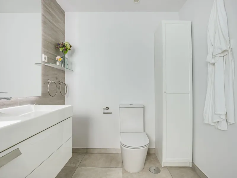 Exclusive Top-Floor Corner Apartment with Panoramic Sea Views – Las Mesas, Estepona