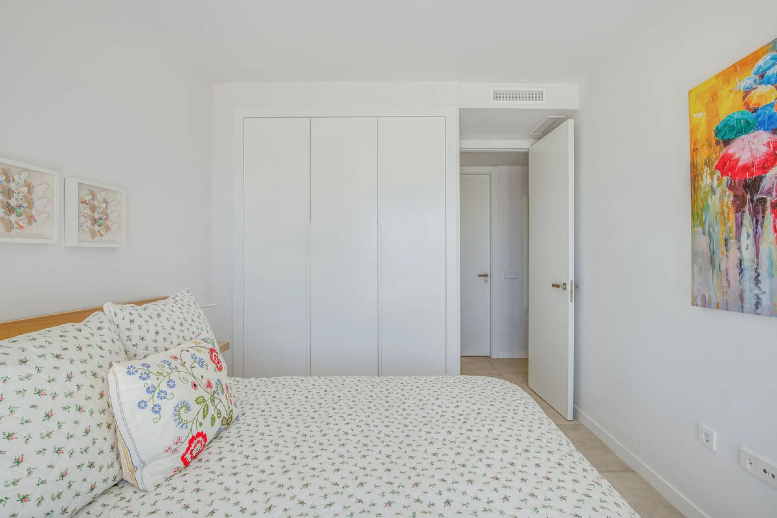 Exclusive Top-Floor Corner Apartment with Panoramic Sea Views – Las Mesas, Estepona