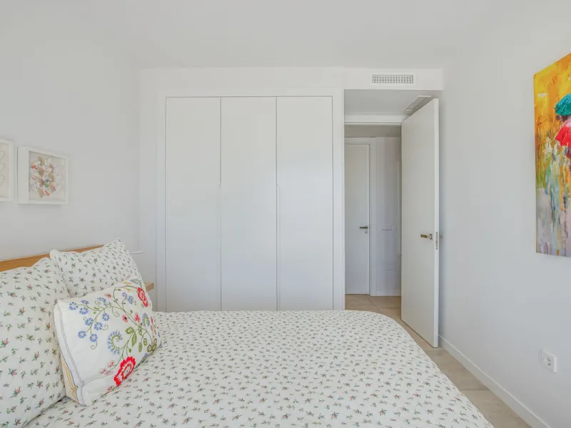 Exclusive Top-Floor Corner Apartment with Panoramic Sea Views – Las Mesas, Estepona