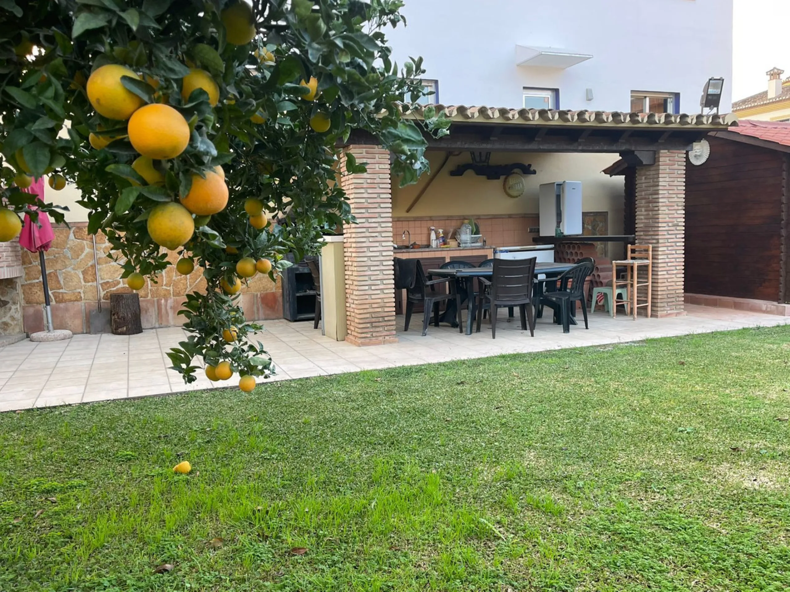 House - Detached Villa в продаже в Mijas, Málaga. В доме 4 спален и 5 ванных комнат. Площадь дома 580 м². Площадь участка 1200 м²