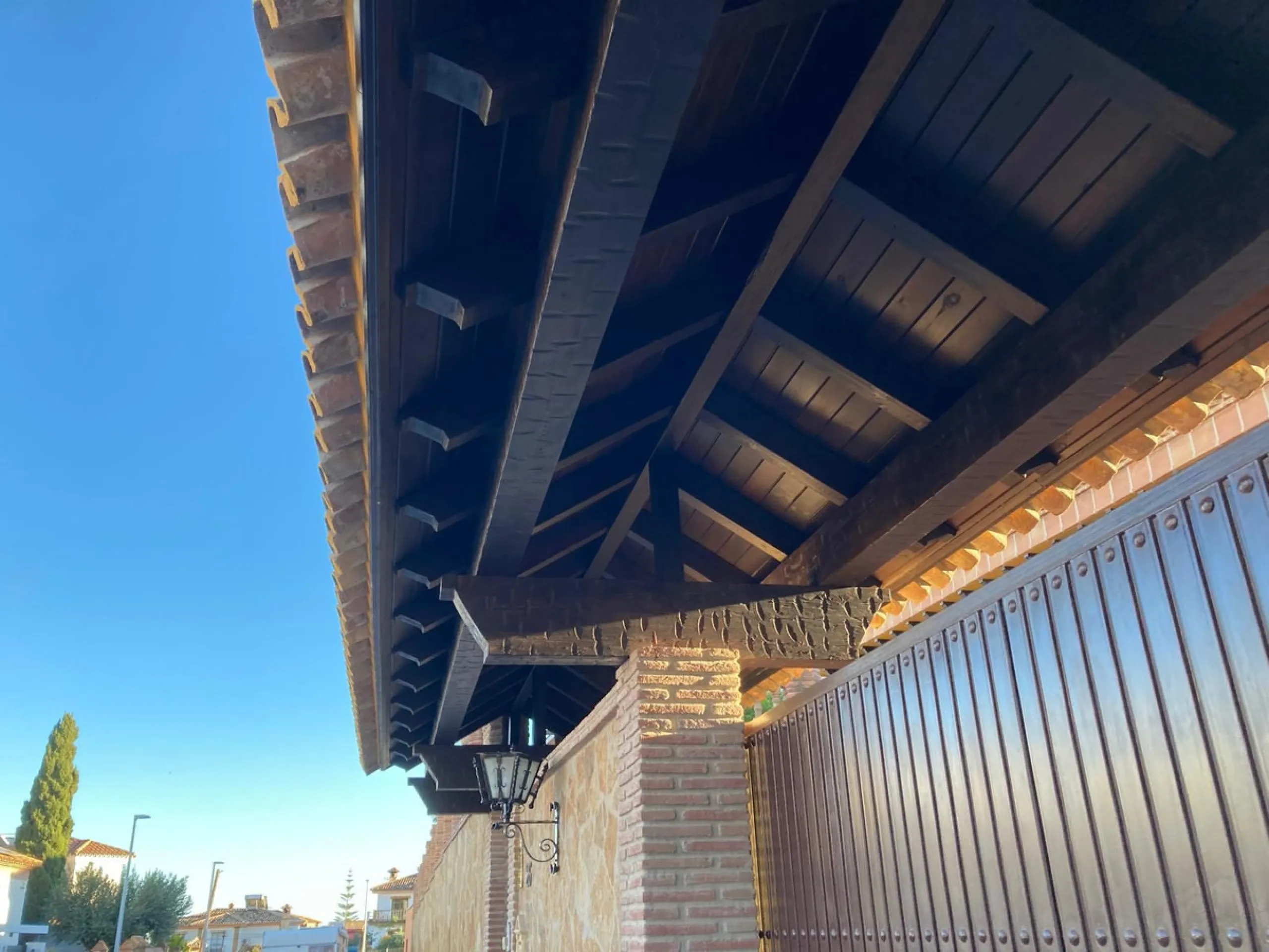 House - Detached Villa в продаже в Mijas, Málaga. В доме 4 спален и 5 ванных комнат. Площадь дома 580 м². Площадь участка 1200 м²