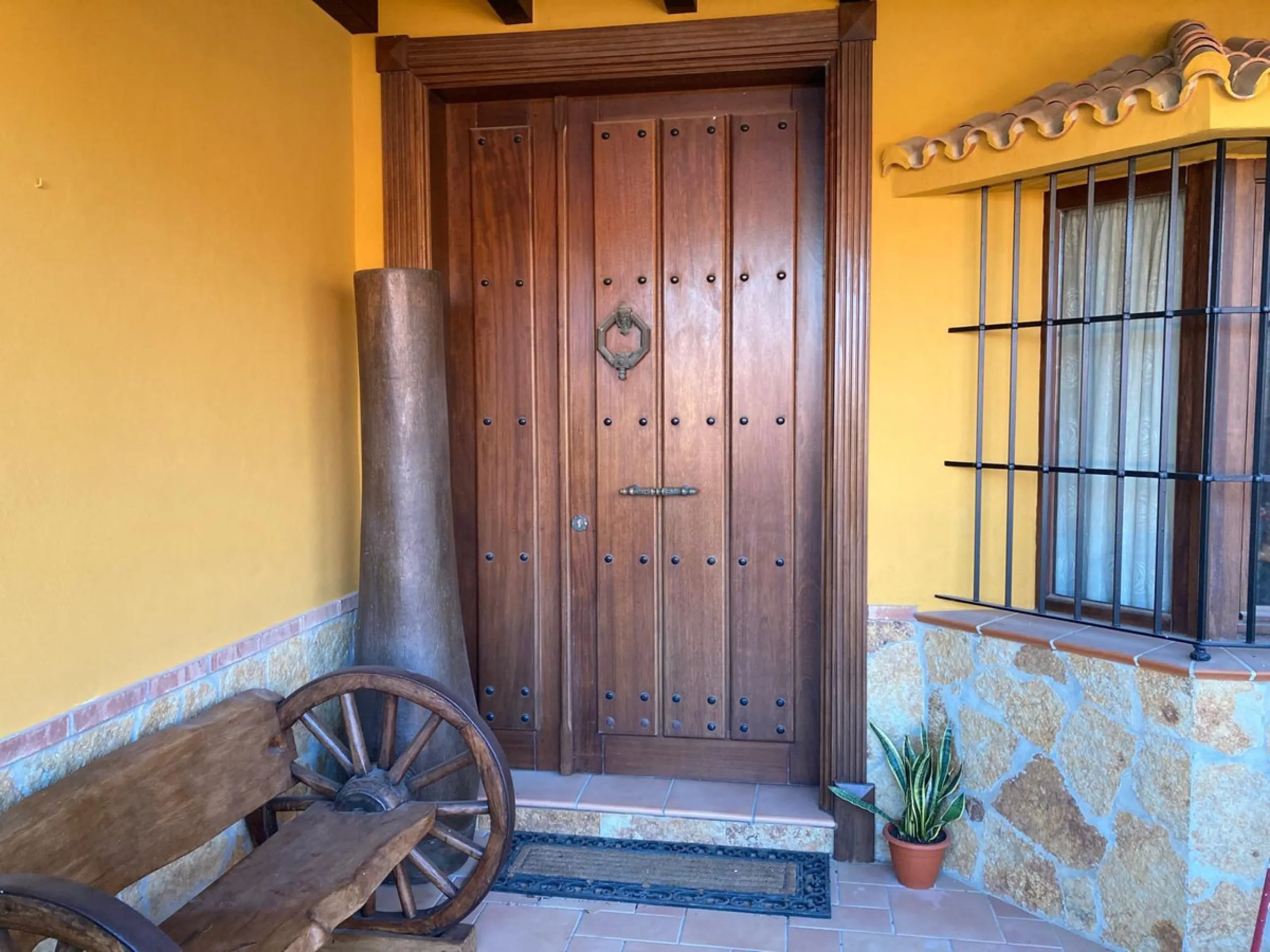 House - Detached Villa в продаже в Mijas, Málaga. В доме 4 спален и 5 ванных комнат. Площадь дома 580 м². Площадь участка 1200 м²