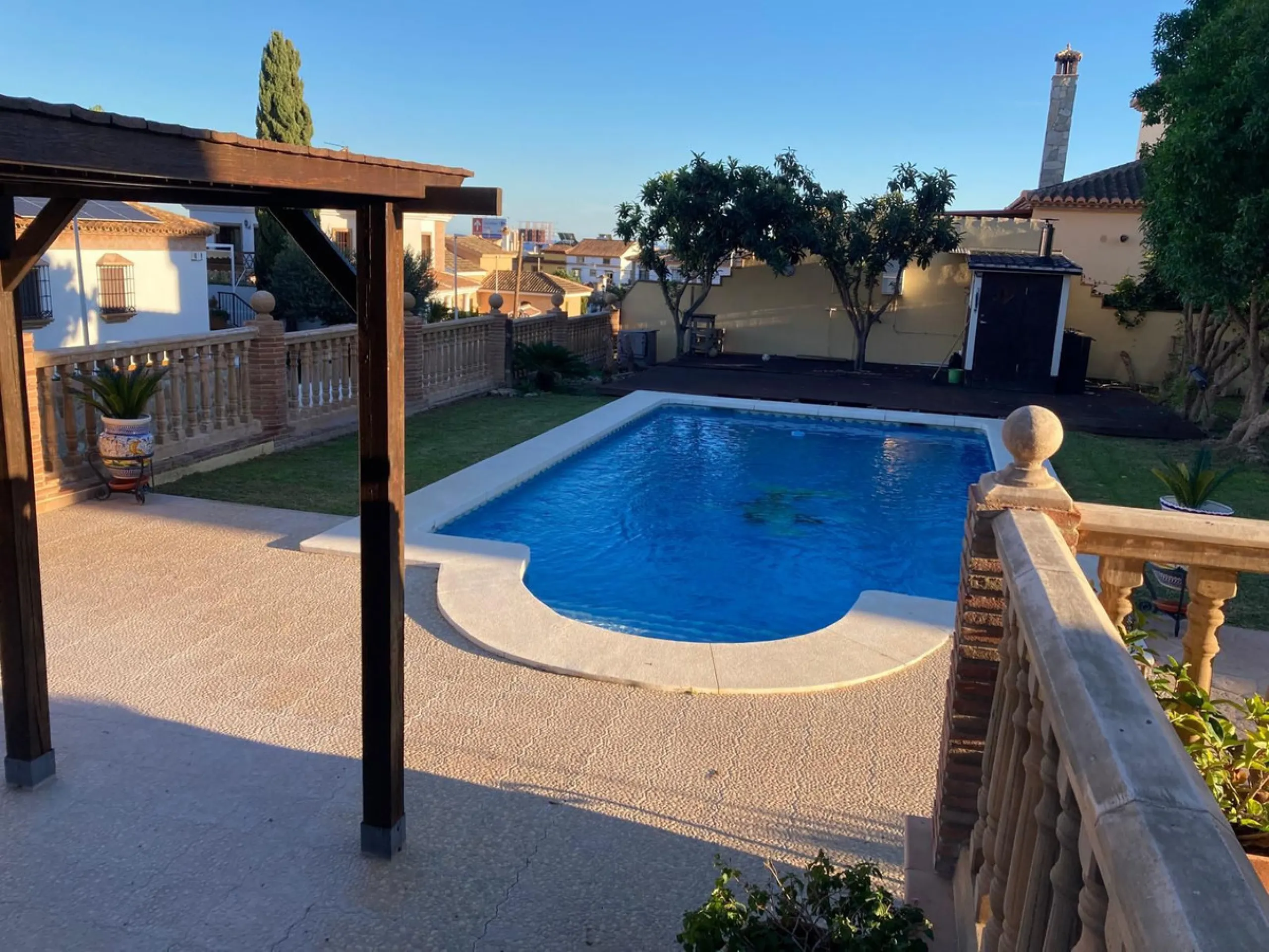 House - Detached Villa в продаже в Mijas, Málaga. В доме 4 спален и 5 ванных комнат. Площадь дома 580 м². Площадь участка 1200 м²