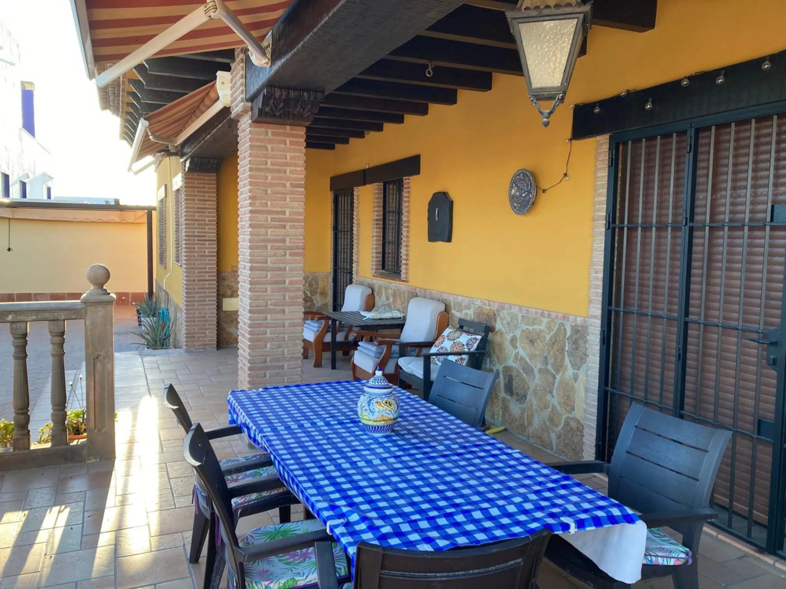 House - Detached Villa в продаже в Mijas, Málaga. В доме 4 спален и 5 ванных комнат. Площадь дома 580 м². Площадь участка 1200 м²