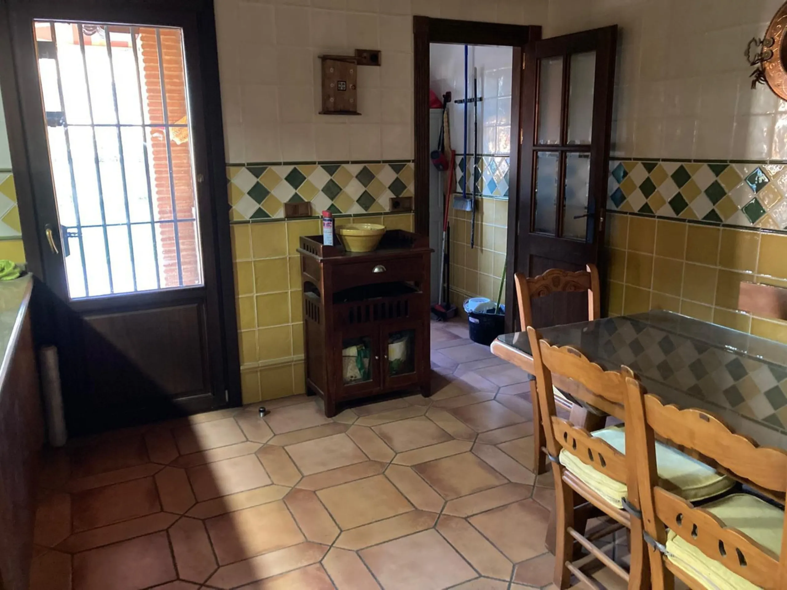 House - Detached Villa в продаже в Mijas, Málaga. В доме 4 спален и 5 ванных комнат. Площадь дома 580 м². Площадь участка 1200 м²