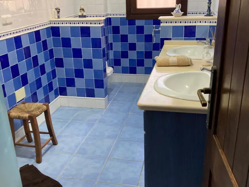 House - Detached Villa в продаже в Mijas, Málaga. В доме 4 спален и 5 ванных комнат. Площадь дома 580 м². Площадь участка 1200 м²