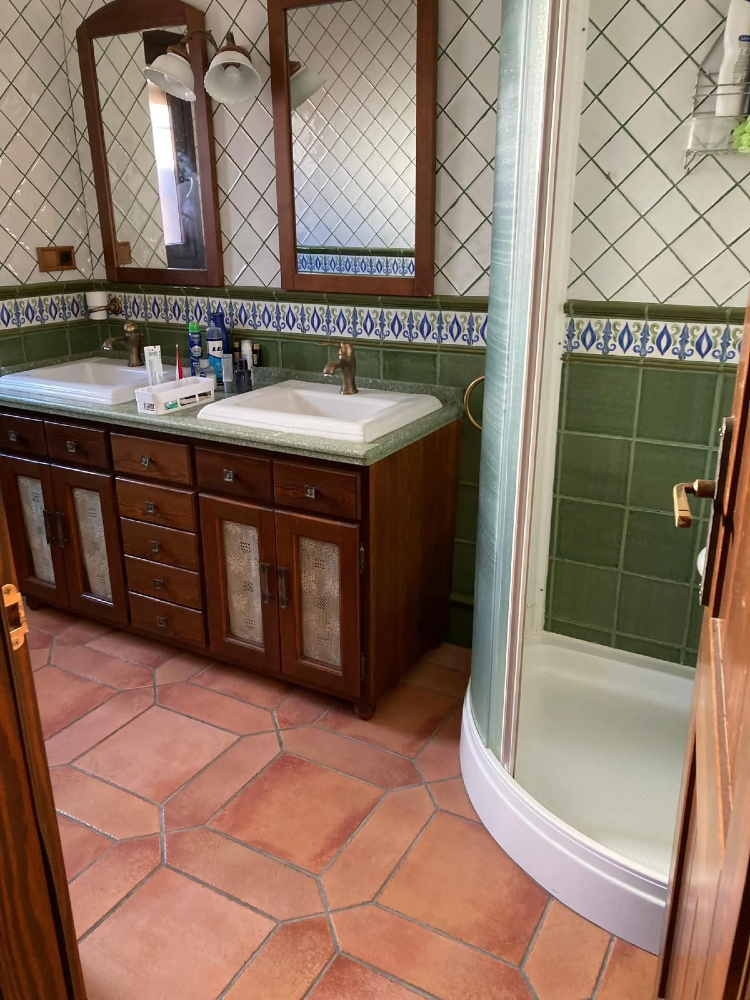 House - Detached Villa в продаже в Mijas, Málaga. В доме 4 спален и 5 ванных комнат. Площадь дома 580 м². Площадь участка 1200 м²