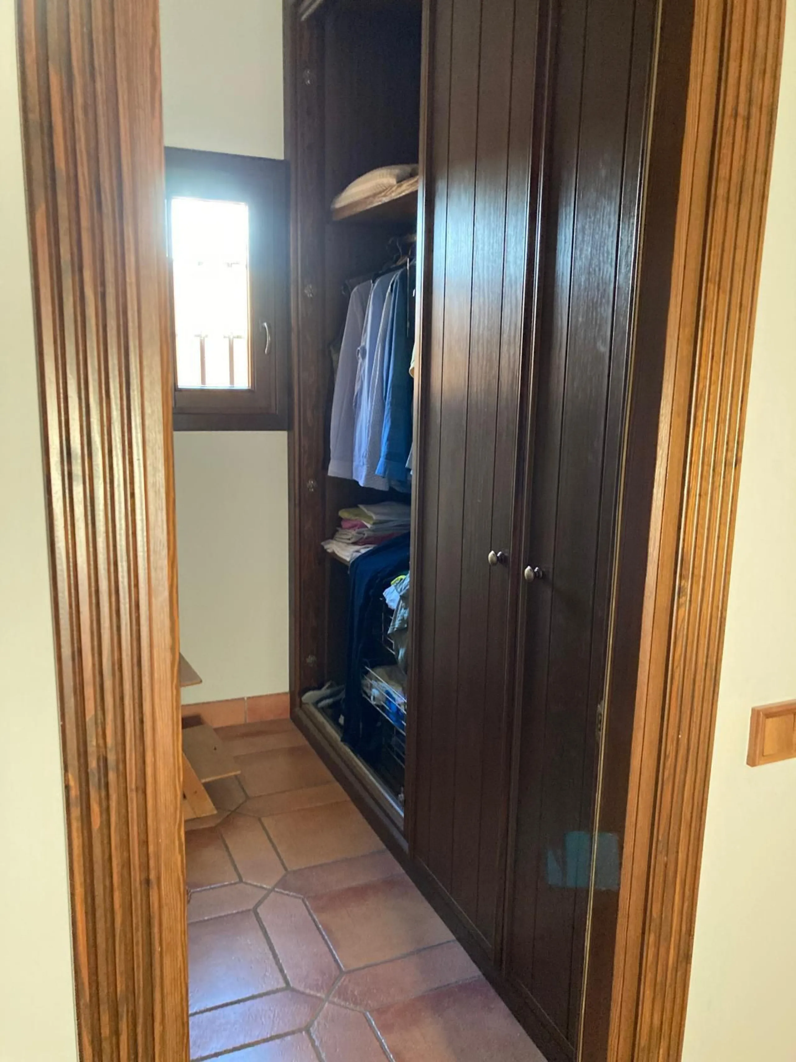 House - Detached Villa в продаже в Mijas, Málaga. В доме 4 спален и 5 ванных комнат. Площадь дома 580 м². Площадь участка 1200 м²