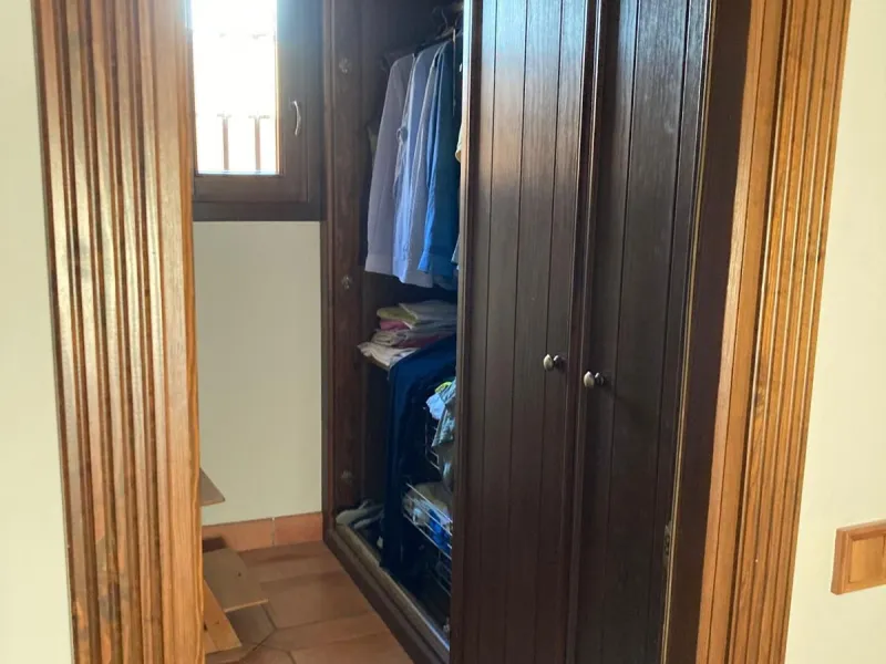 House - Detached Villa в продаже в Mijas, Málaga. В доме 4 спален и 5 ванных комнат. Площадь дома 580 м². Площадь участка 1200 м²