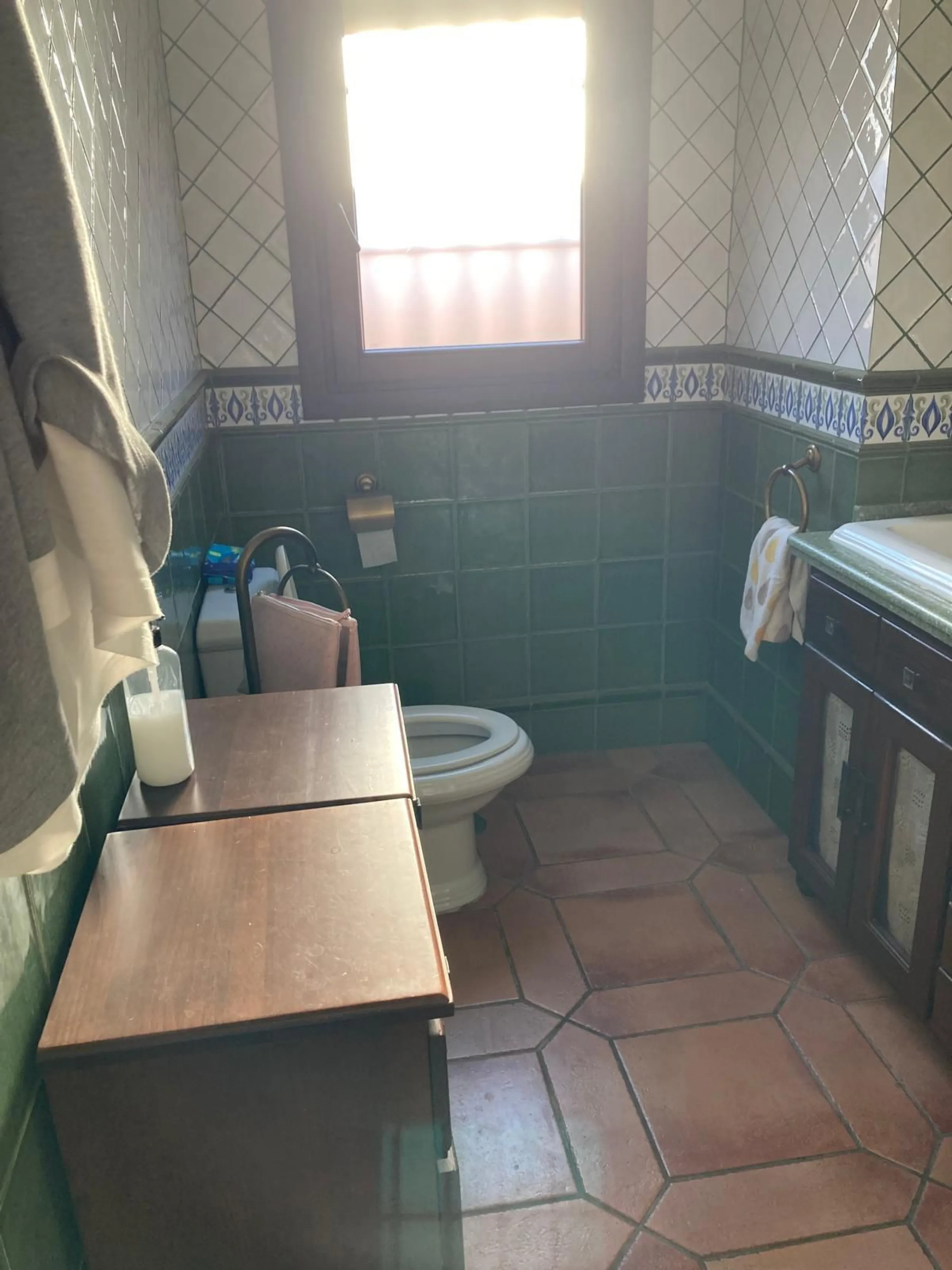 House - Detached Villa в продаже в Mijas, Málaga. В доме 4 спален и 5 ванных комнат. Площадь дома 580 м². Площадь участка 1200 м²