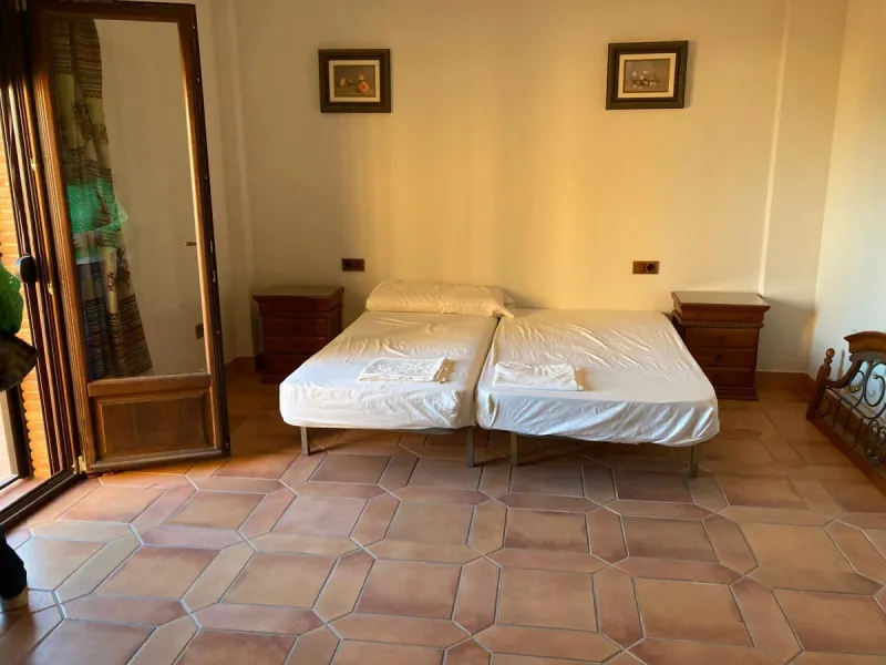 House - Detached Villa в продаже в Mijas, Málaga. В доме 4 спален и 5 ванных комнат. Площадь дома 580 м². Площадь участка 1200 м²