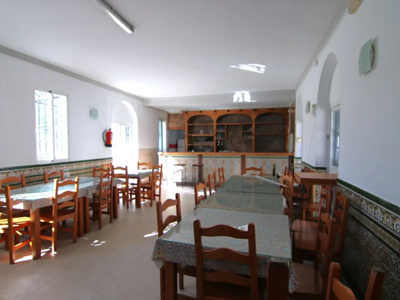 OPPORTUNITY IN COÍN! COMMERCIAL PROPERTY WITH GREAT POTENTIAL