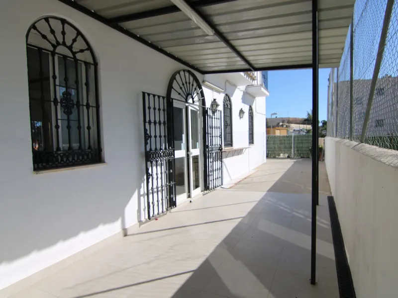 OPPORTUNITY IN COÍN! COMMERCIAL PROPERTY WITH GREAT POTENTIAL