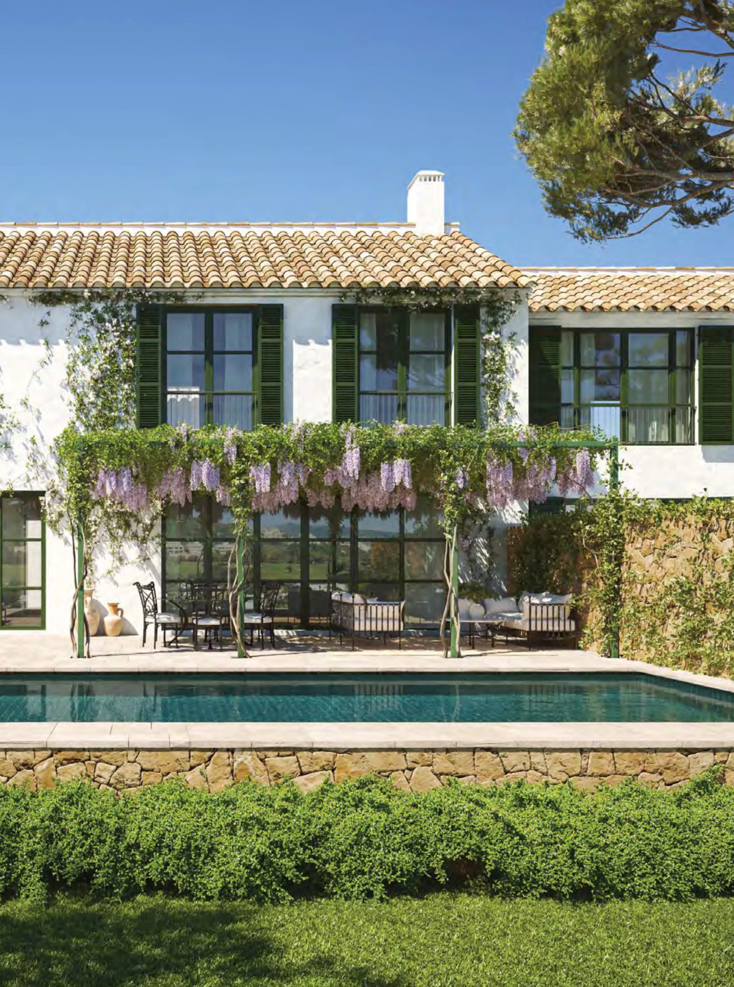 Introducing an exquisite Andalusian residence nestled within the exclusive enclave of La Loma de Cortesin, nestled in the renowned Finca Cortesin resort. This magnificent residence, crafted by esteemed architects Torras y Sierra, showcases captivating Med