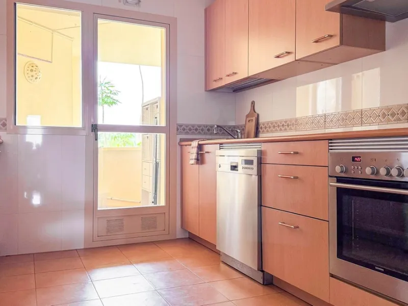 A cozy and spacious apartment is available for rent in the prestigious urbanization, located in the picturesque area of Costa del Sol — El Faro. This is the perfect place for those who value comfort, tranquility, and stunning views of the sea and mountain