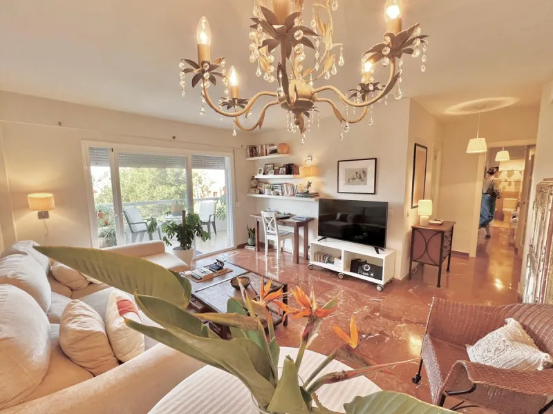 Apartment - Middle Floor Apartment в продаже в Marbella, Málaga. В доме 2 спален и 1 ванных комнат. Площадь дома 84 м²