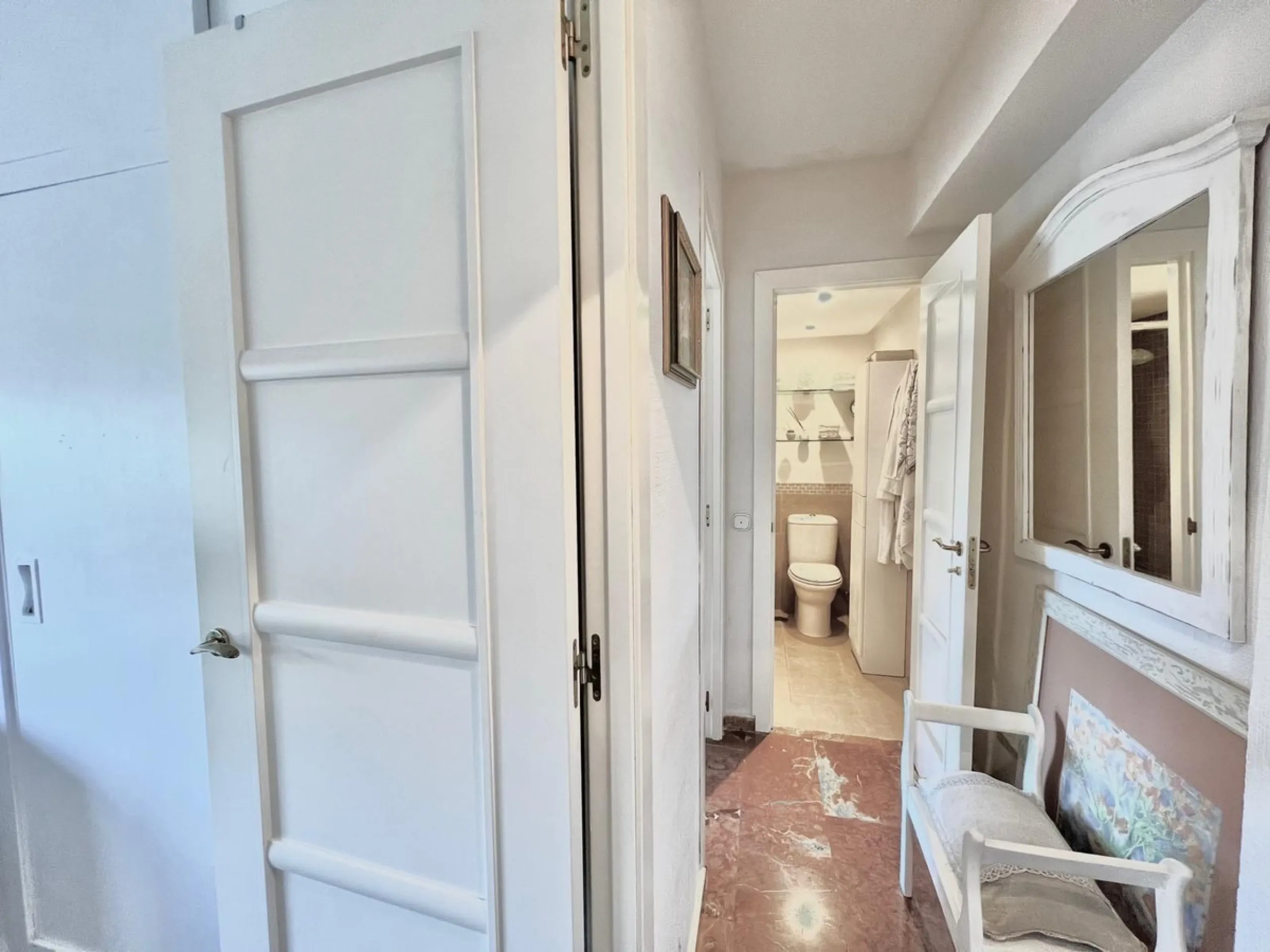 Apartment - Middle Floor Apartment в продаже в Marbella, Málaga. В доме 2 спален и 1 ванных комнат. Площадь дома 84 м²